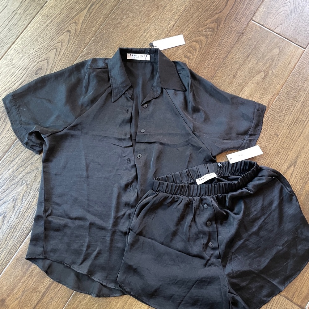 NWT Tan + Lines Top and Shorts Set with small cut on top
